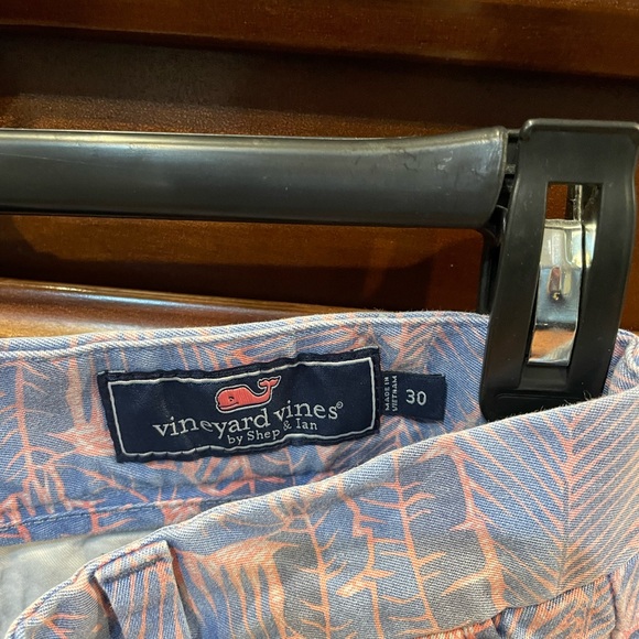 Vineyard Vines sz 30 waist. - Picture 4 of 4